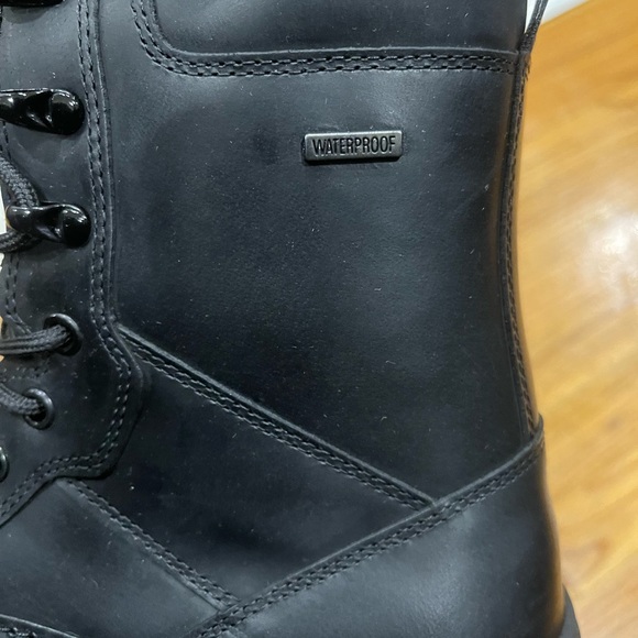 Brand new in box (NEVER WORE) Dr. Marten size 11 Snow & Rain boots. - Picture 7 of 12